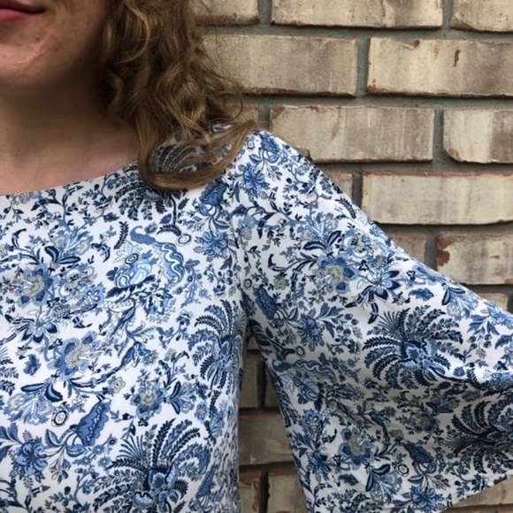 Floral Patterned Dress with Slit Flared Sleeves - Picture 3 of 7